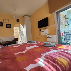 Elena Holiday Apartment Apartman